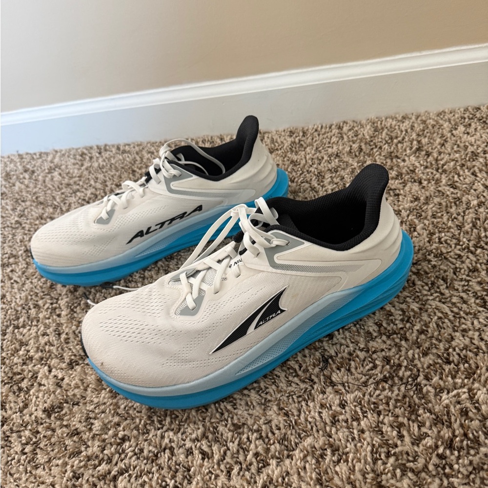 Altra Men's Cream and Blue Athletic Shoes